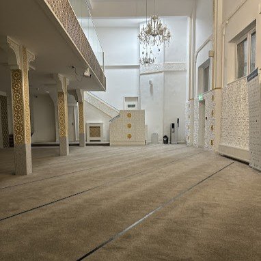 The main hall and balcony
